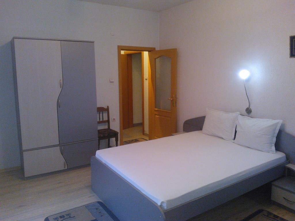 Hotel Tsarevets Asenovgrad Quarto foto